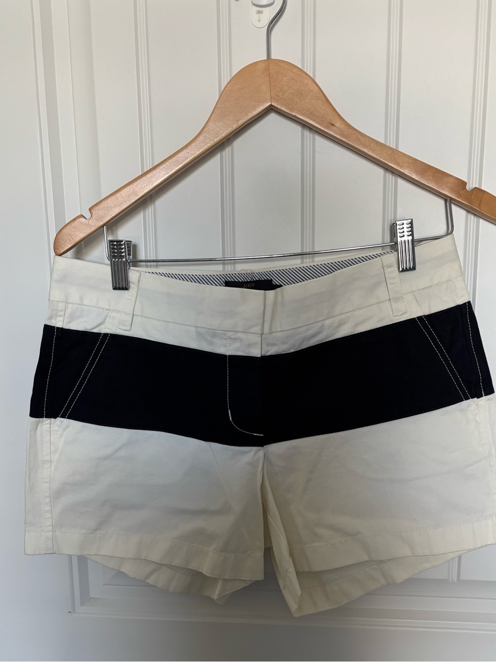 NWT. J Crew chino shorts
